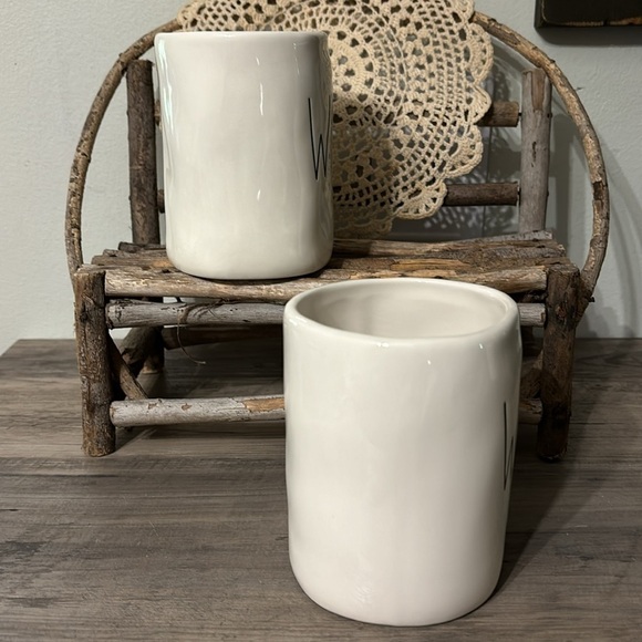 EUC (1 ONE) RAE DUNN WILD CERAMIC MUG - Picture 4 of 7